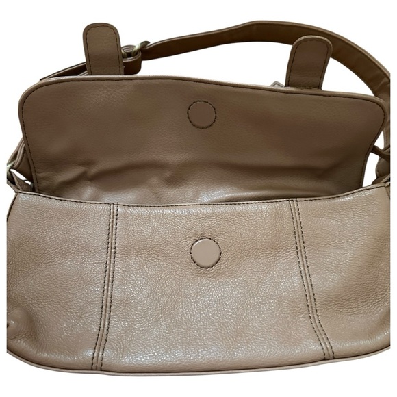 Kenneth Cole Reaction Tan Leather Bag with gold buckle detail - Picture 3 of 8